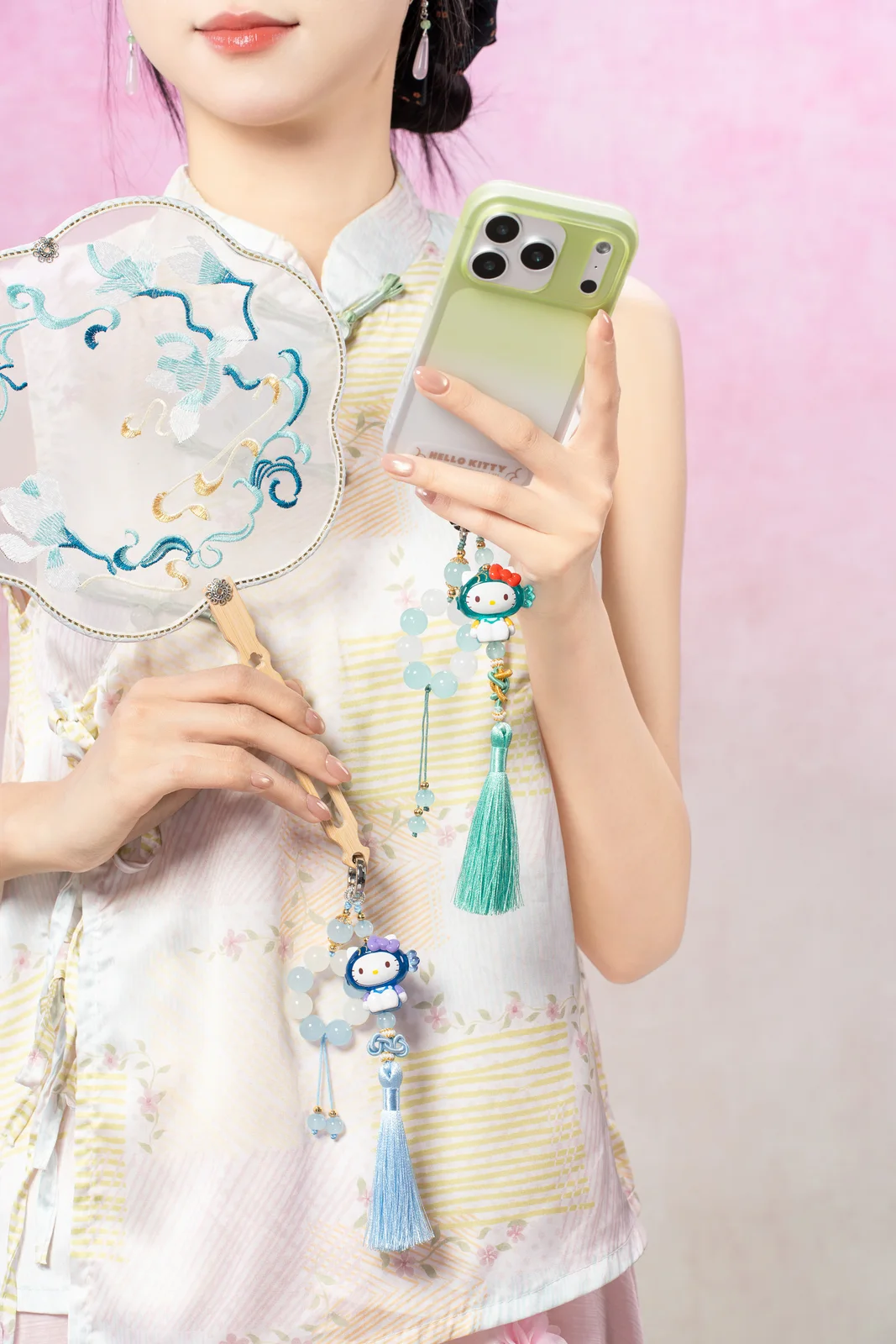Hello Kitty 国风系列手机挂绳｜新中式禅意商业摄影